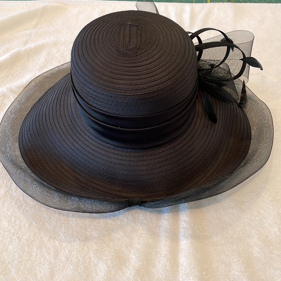 Giovanni’s New York….Kentucky Derby Hat.  Black.  Adjustable   Like new!! - Picture 4 of 5